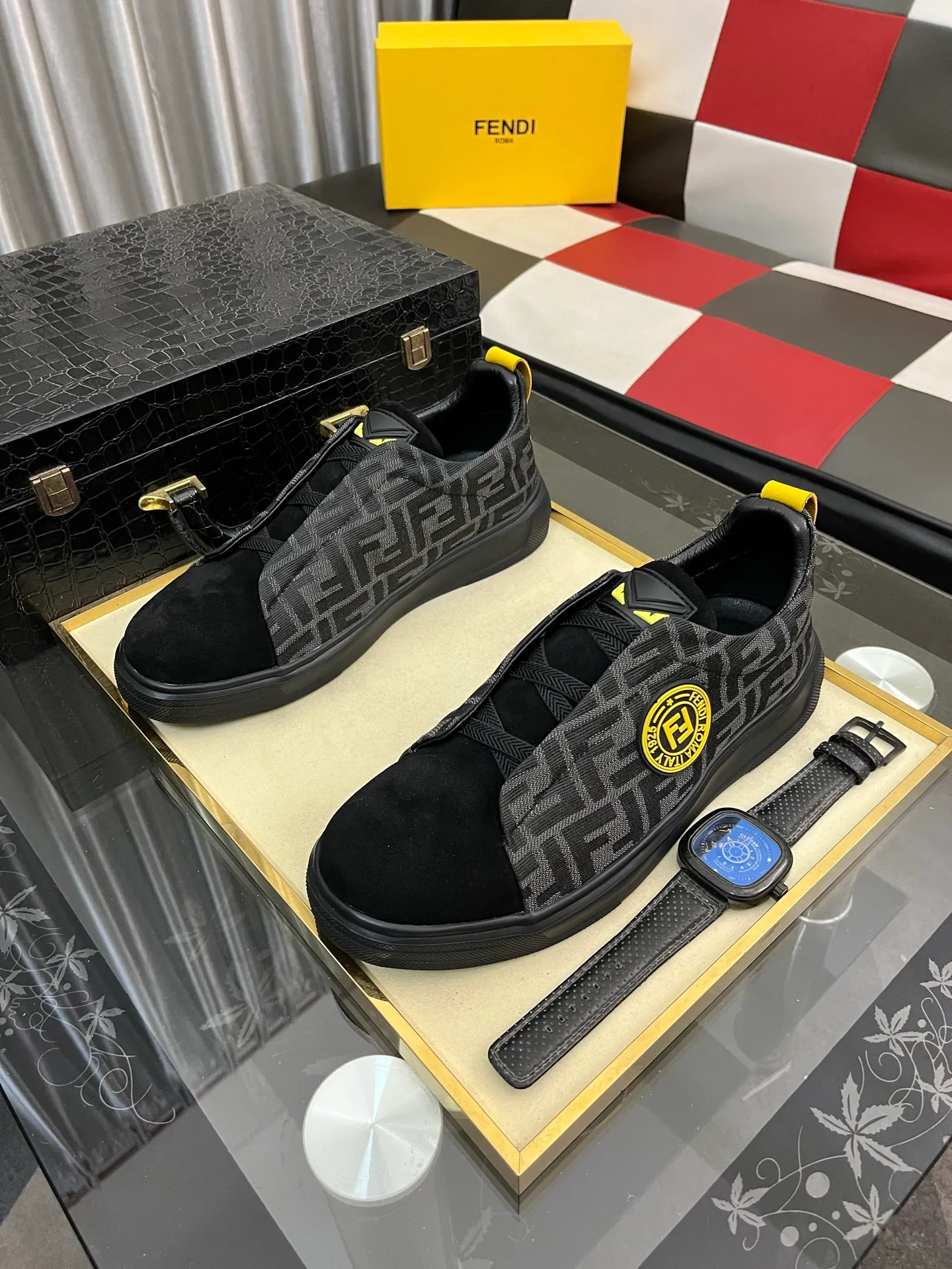 Men's shoes 💰400⌚️⌚️【FENDI】The latest high-end men's shoes in Hong Kong! Original quality. The upper is made of imported cowhide material and cowhide lining! Super comfortable on the foot, original wear-resistant outsole, luxurious, fashionable, casual and versatile! Size: 38-442️⃣Colors available